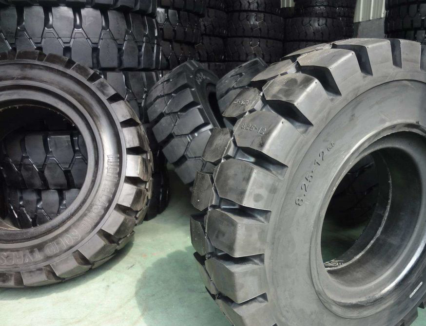 5ba36b2a9aa75forklift_tires_solid.jpg